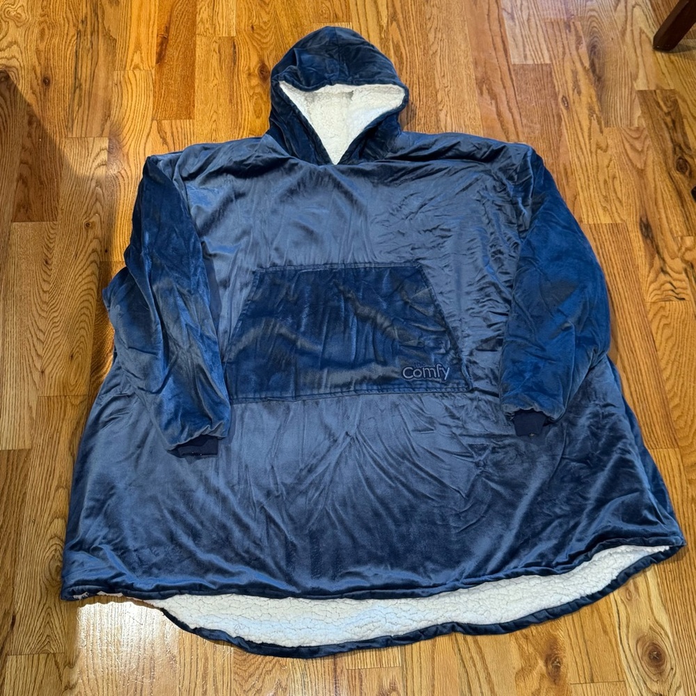 The Comfy Wearable Hoodie Blanket Navy Blue One Size Fits All - Picture 2 of 9